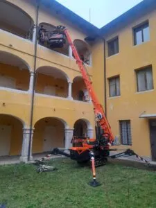 Minigru con operatore – Paravan Trasporti