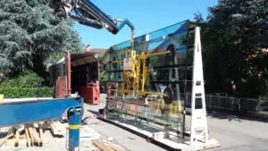 Montaggio vetri – Paravan Trasporti